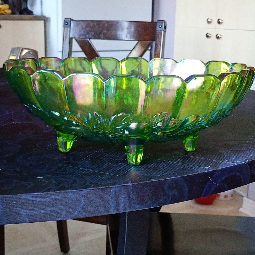 Vintage Iridescent Indiana Green Carnival Glass Bowl